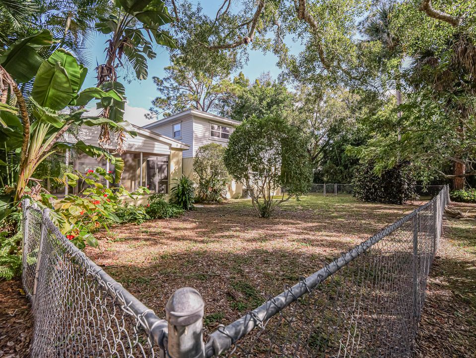 Activo con contrato: $790,000 (4 camas, 2 baños, 3066 Pies cuadrados)