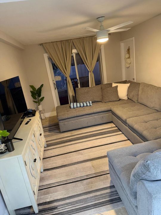 Active With Contract: $3,250 (3 beds, 2 baths, 1460 Square Feet)