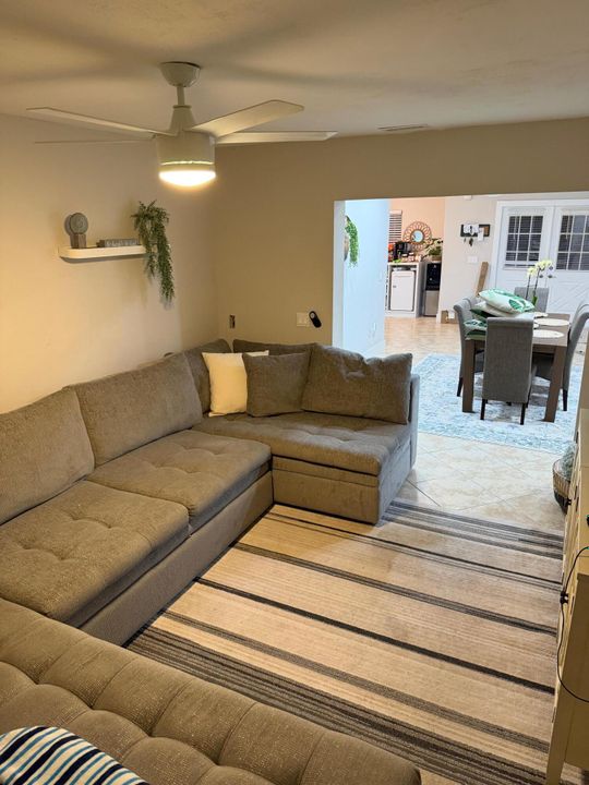 Active With Contract: $3,250 (3 beds, 2 baths, 1460 Square Feet)