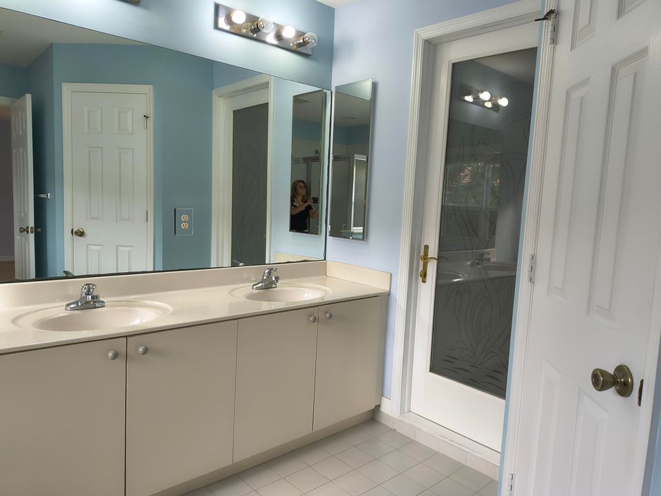 For Rent: $3,750 (3 beds, 2 baths, 1774 Square Feet)