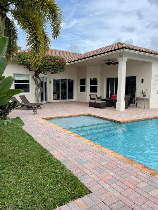 For Rent: $16,000 (4 beds, 3 baths, 3117 Square Feet)