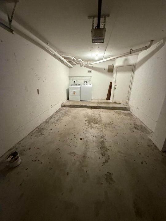 For Rent: $2,300 (2 beds, 2 baths, 1107 Square Feet)