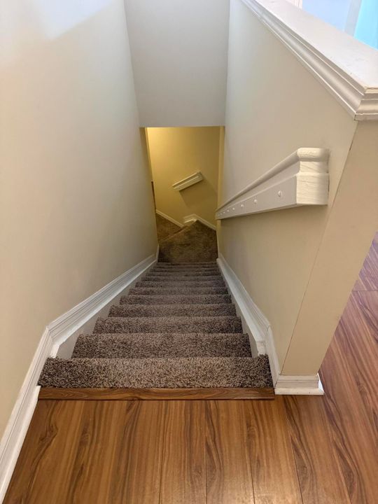 For Rent: $2,300 (2 beds, 2 baths, 1107 Square Feet)