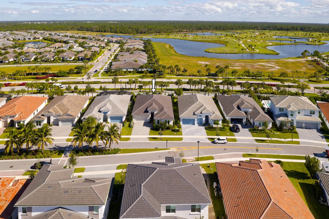 For Sale: $1,495,000 (3 beds, 2 baths, 3100 Square Feet)