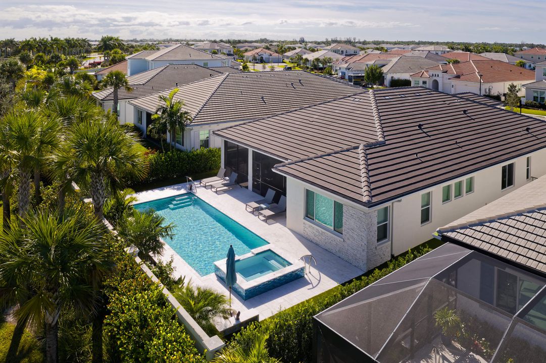 For Sale: $1,495,000 (3 beds, 2 baths, 3100 Square Feet)