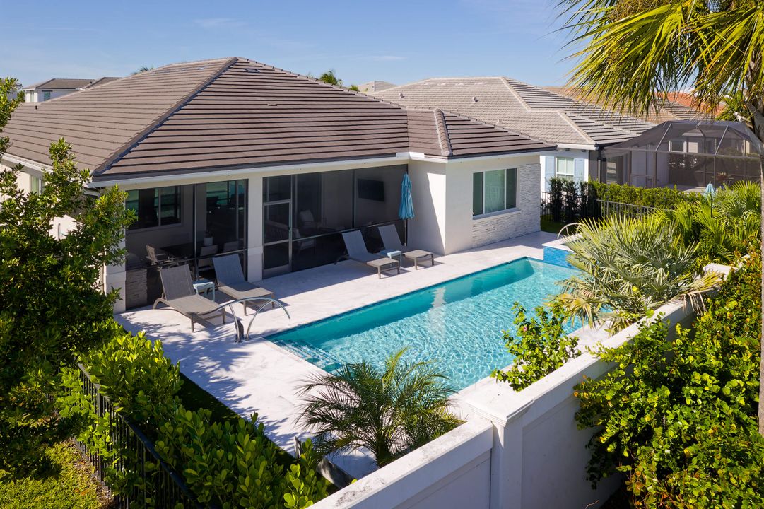 For Sale: $1,495,000 (3 beds, 2 baths, 3100 Square Feet)