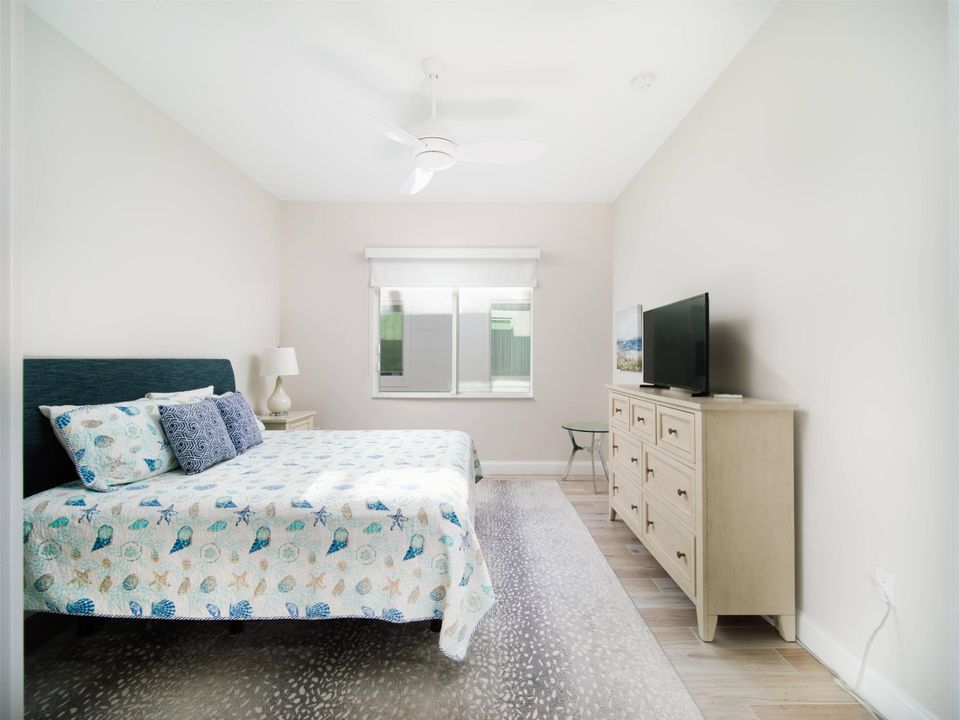 For Sale: $1,495,000 (3 beds, 2 baths, 3100 Square Feet)