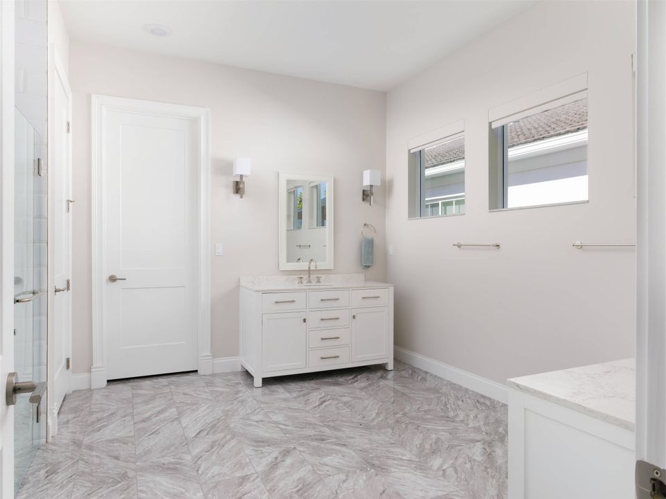 For Sale: $1,495,000 (3 beds, 2 baths, 3100 Square Feet)