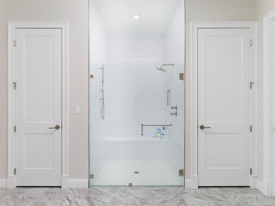 For Sale: $1,495,000 (3 beds, 2 baths, 3100 Square Feet)