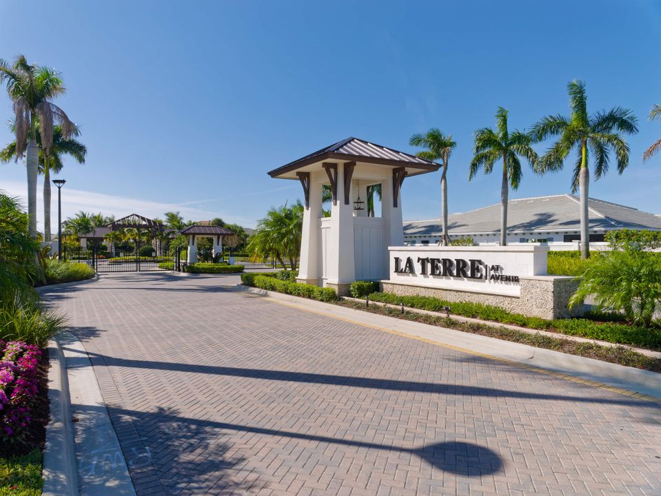 For Sale: $1,495,000 (3 beds, 2 baths, 3100 Square Feet)