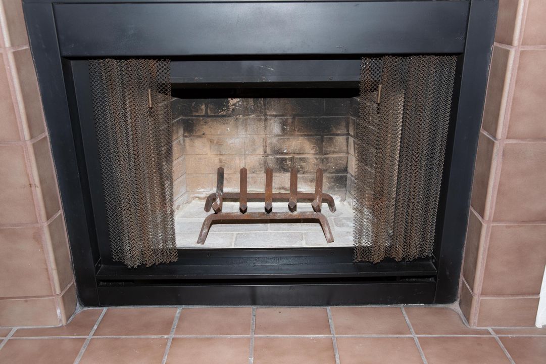 For Rent: $3,400 (3 beds, 2 baths, 1776 Square Feet)