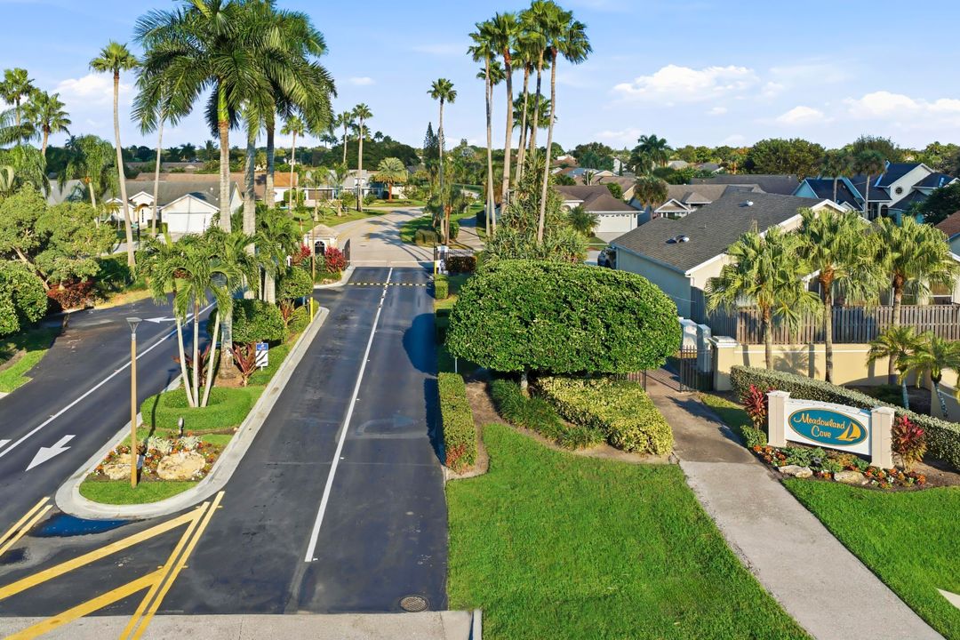 待售: $469,999 (4 贝兹, 2 浴室, 1366 平方英尺)