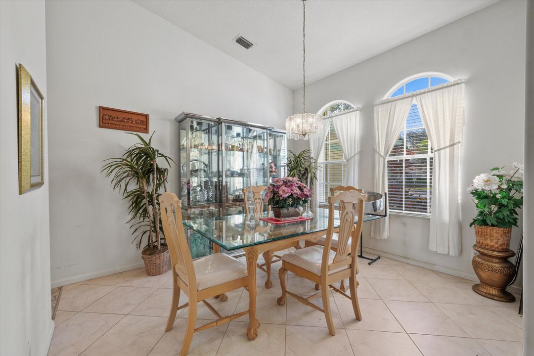 For Sale: $594,300 (4 beds, 2 baths, 2009 Square Feet)