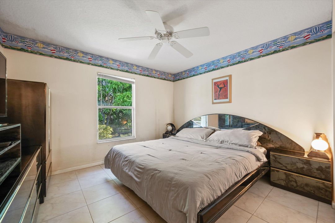 For Sale: $594,300 (4 beds, 2 baths, 2009 Square Feet)