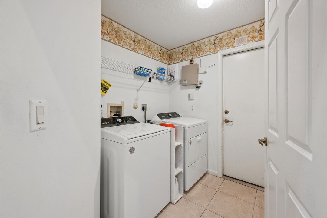 For Sale: $594,300 (4 beds, 2 baths, 2009 Square Feet)