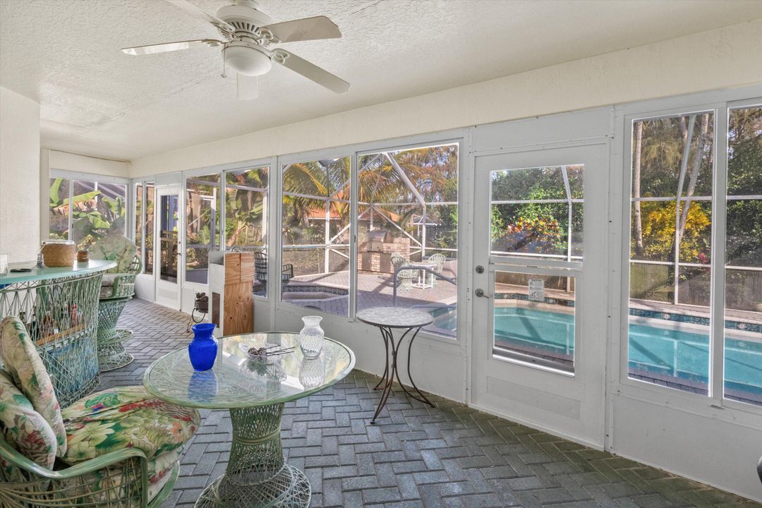 For Sale: $594,300 (4 beds, 2 baths, 2009 Square Feet)