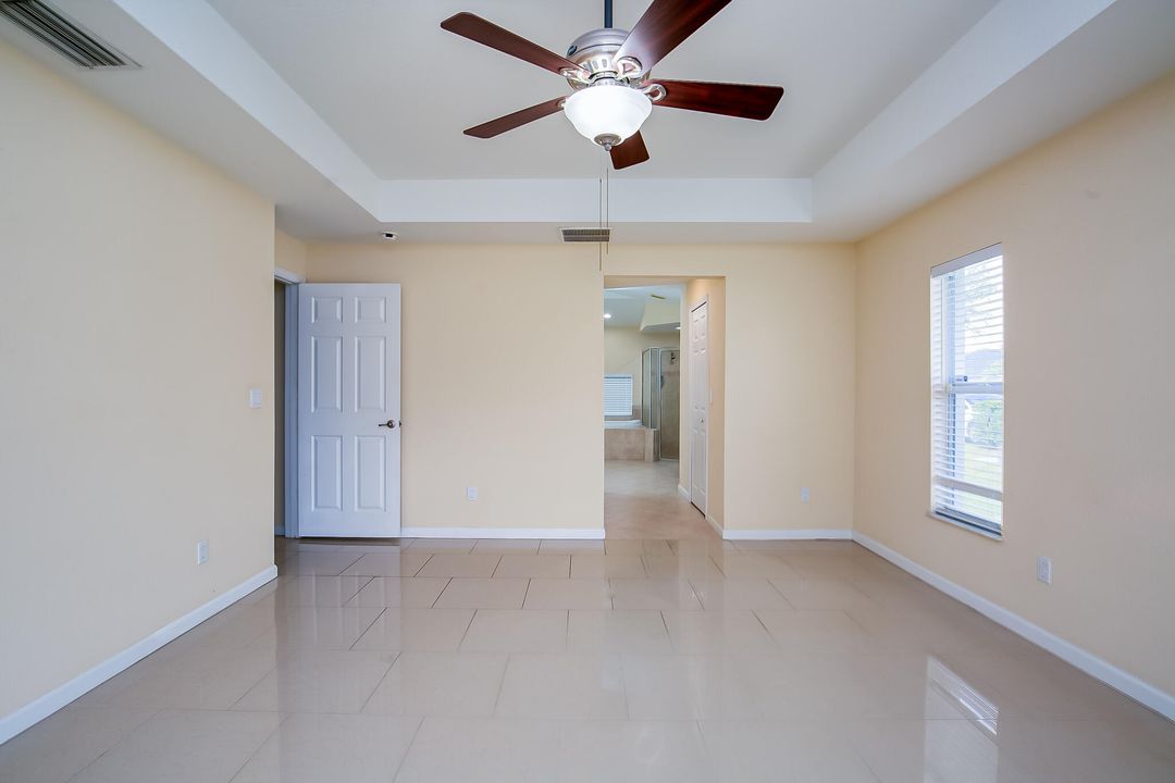 For Sale: $499,900 (4 beds, 3 baths, 2369 Square Feet)