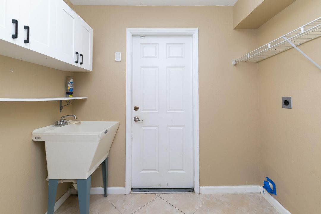 For Sale: $499,900 (4 beds, 3 baths, 2369 Square Feet)