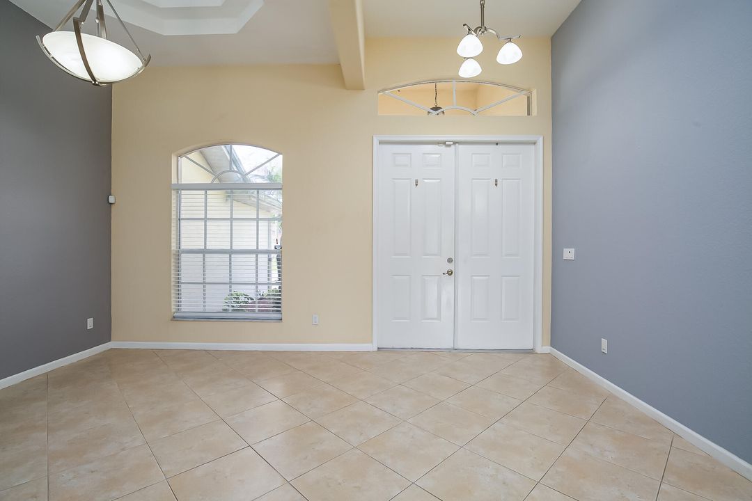 For Sale: $499,900 (4 beds, 3 baths, 2369 Square Feet)