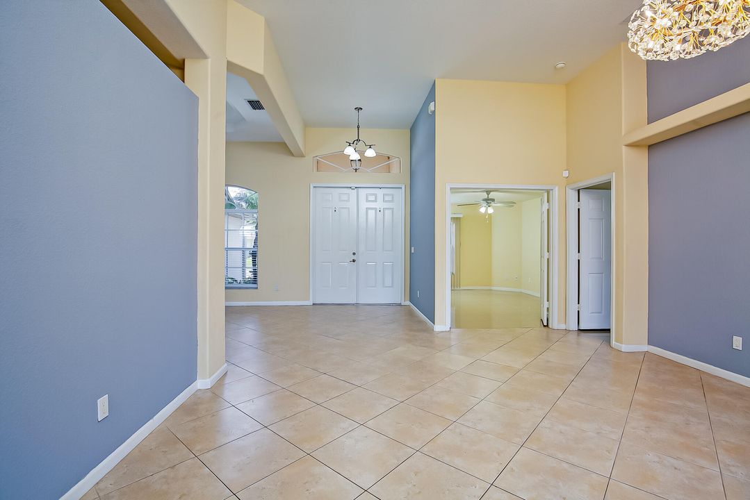 For Sale: $499,900 (4 beds, 3 baths, 2369 Square Feet)