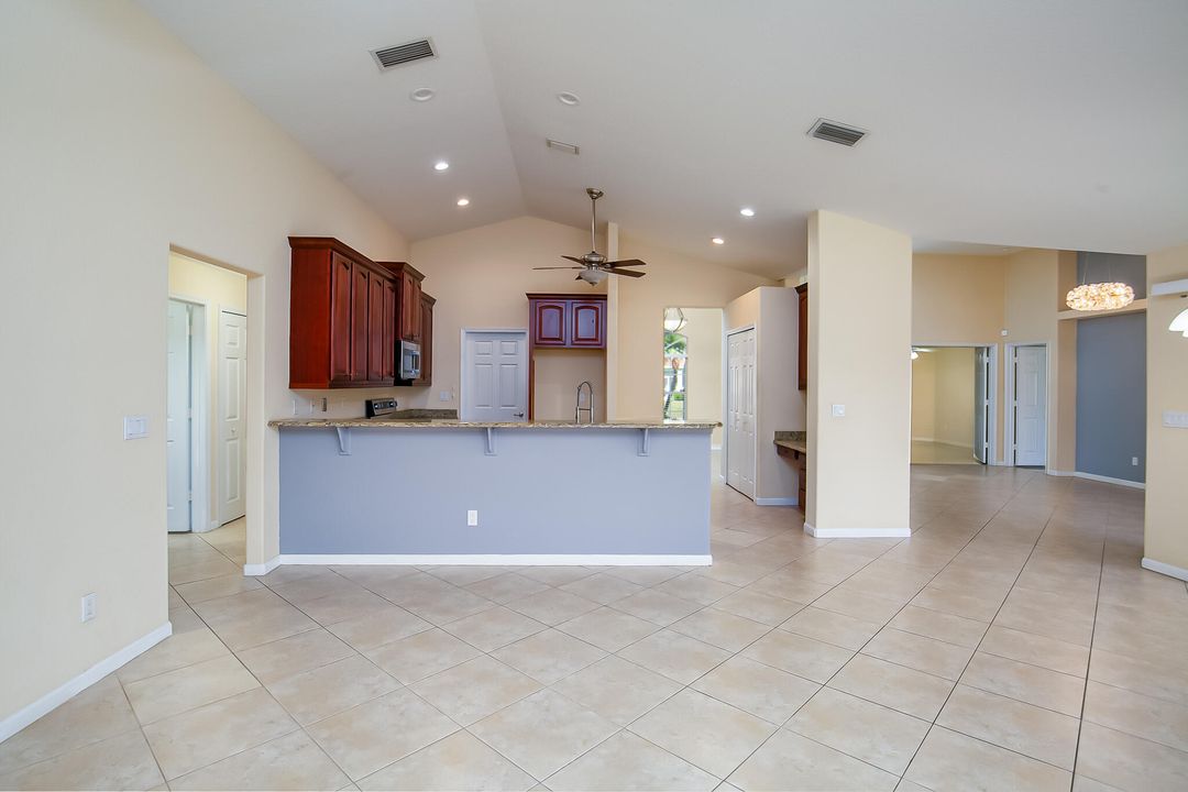 For Sale: $499,900 (4 beds, 3 baths, 2369 Square Feet)