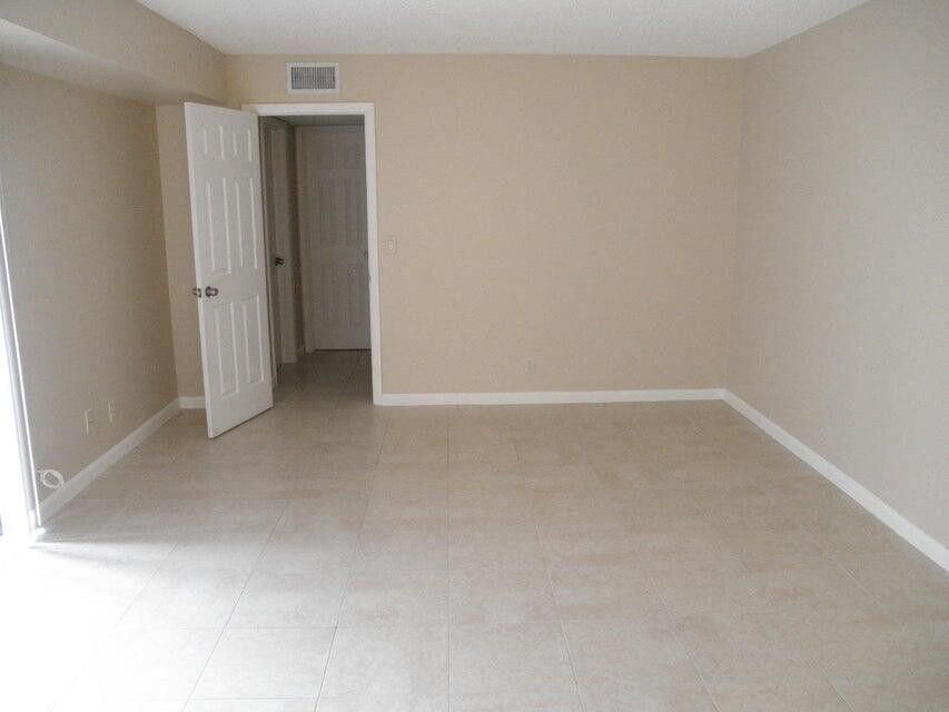 For Rent: $2,200 (3 beds, 2 baths, 1540 Square Feet)