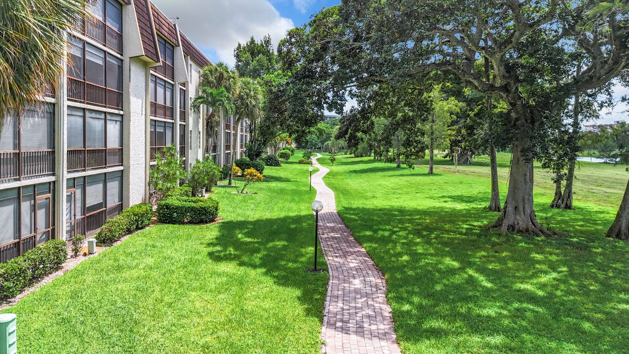 На продажу: $80,000 (1 спален, 1 ванн, 981 Квадратных фут)