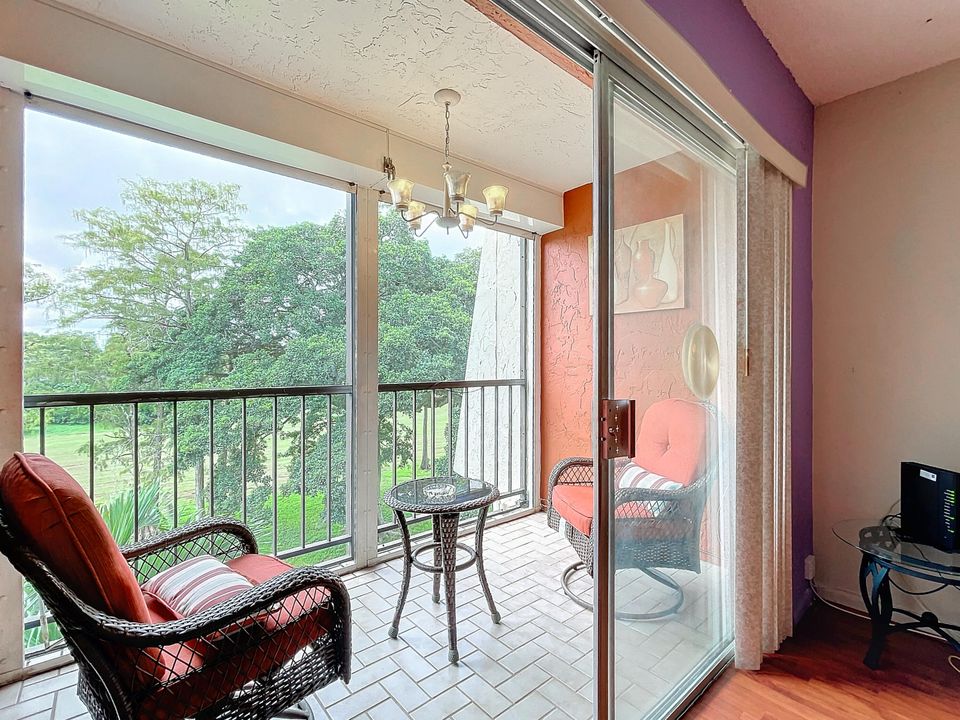 На продажу: $80,000 (1 спален, 1 ванн, 981 Квадратных фут)