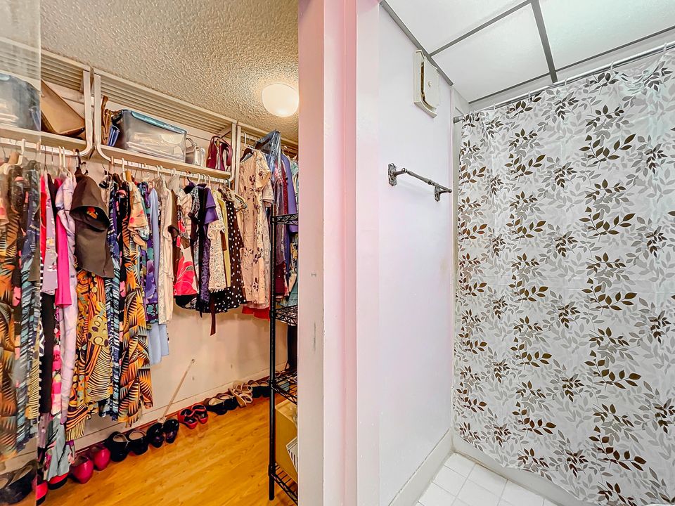 На продажу: $80,000 (1 спален, 1 ванн, 981 Квадратных фут)