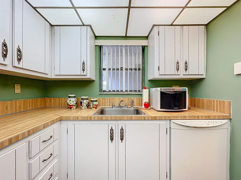 На продажу: $80,000 (1 спален, 1 ванн, 981 Квадратных фут)