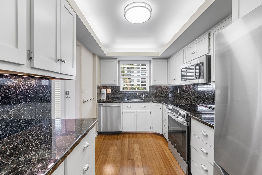 待售: $579,000 (2 贝兹, 2 浴室, 1102 平方英尺)