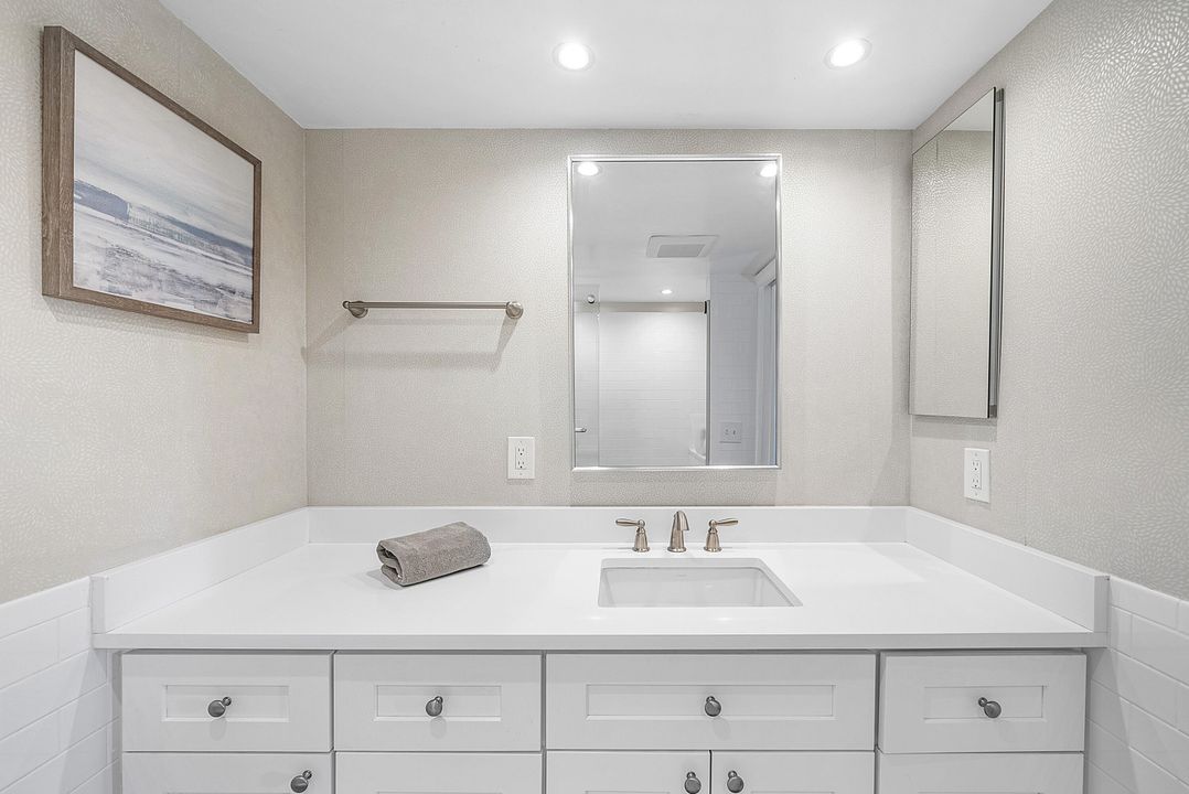 待售: $579,000 (2 贝兹, 2 浴室, 1102 平方英尺)