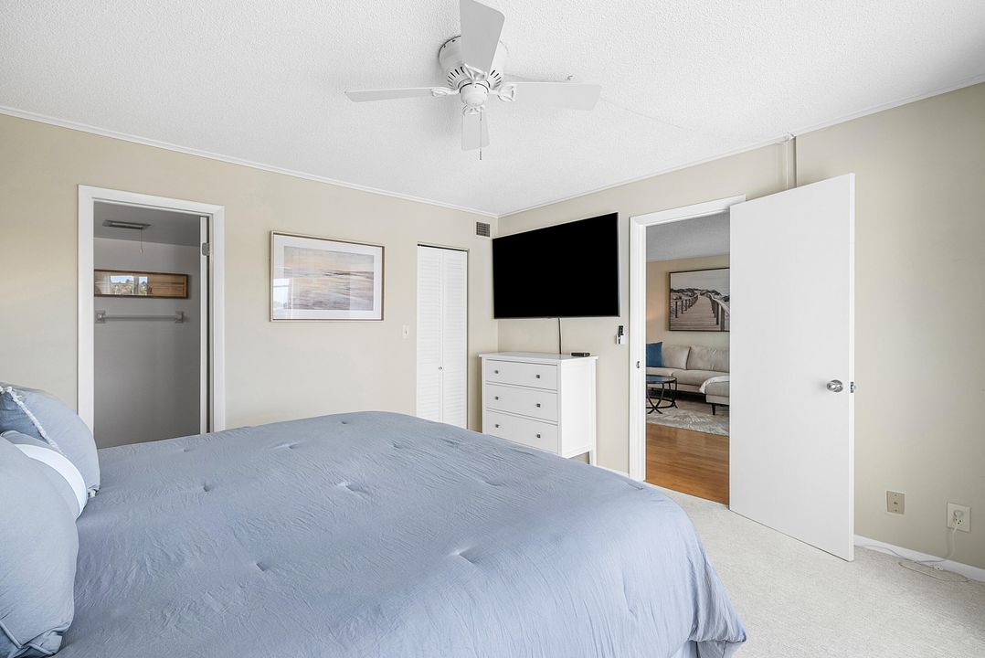 待售: $579,000 (2 贝兹, 2 浴室, 1102 平方英尺)