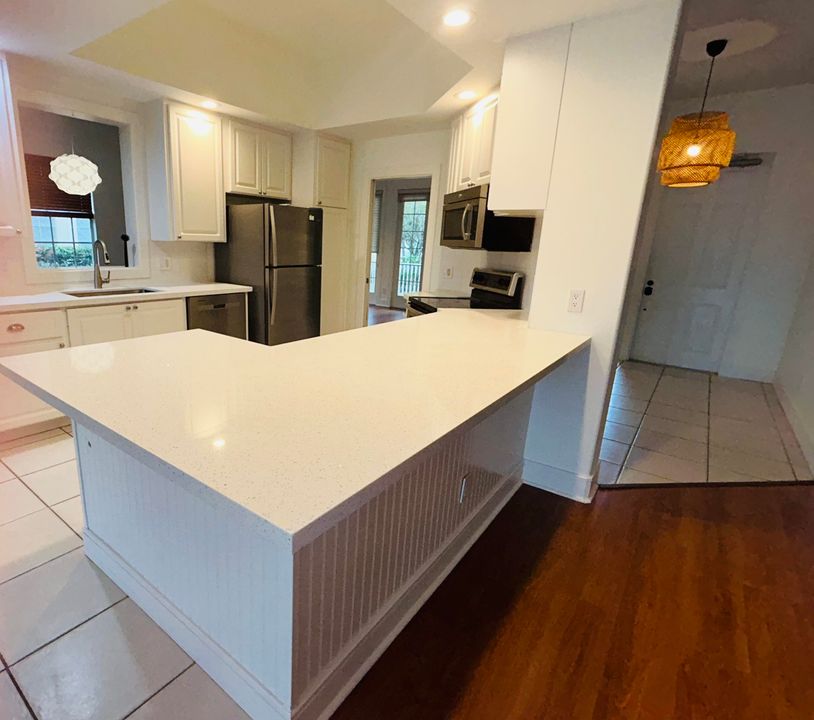 En Venta: $819,900 (4 camas, 3 baños, 2499 Pies cuadrados)