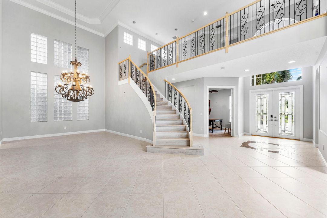 En Venta: $1,375,000 (4 camas, 4 baños, 4251 Pies cuadrados)