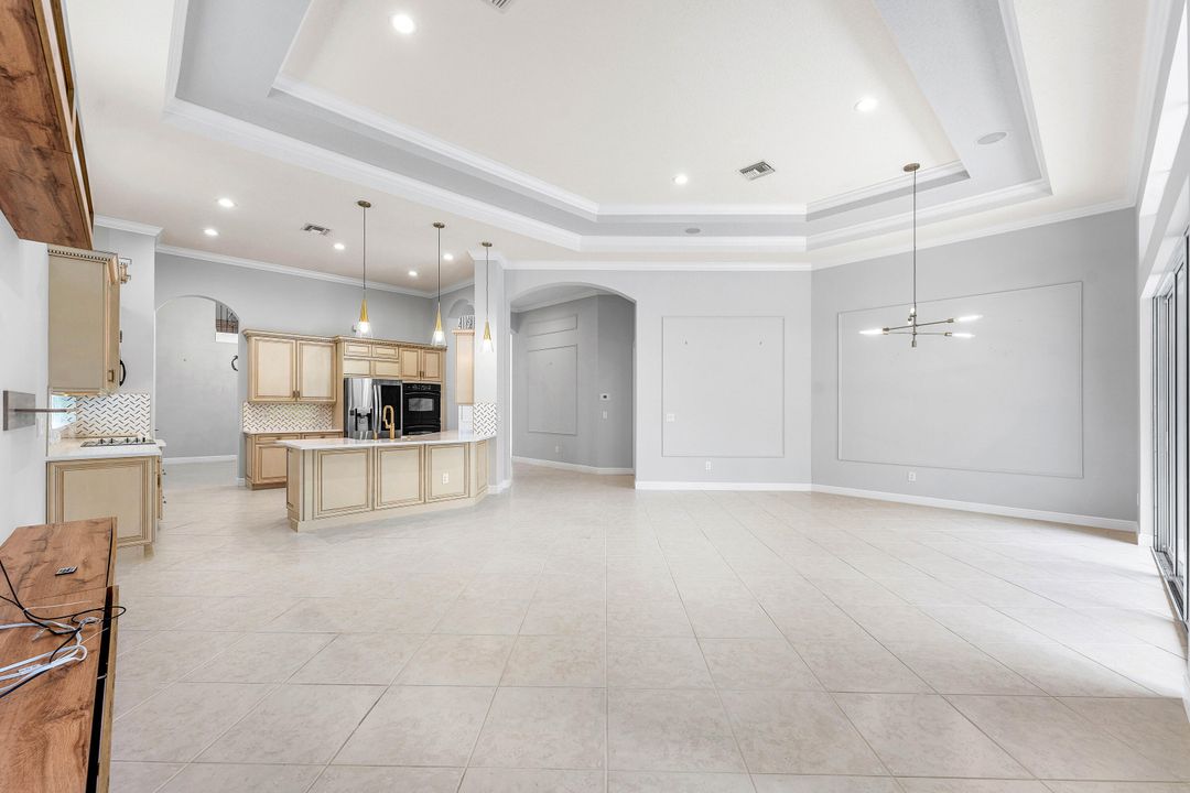 En Venta: $1,375,000 (4 camas, 4 baños, 4251 Pies cuadrados)