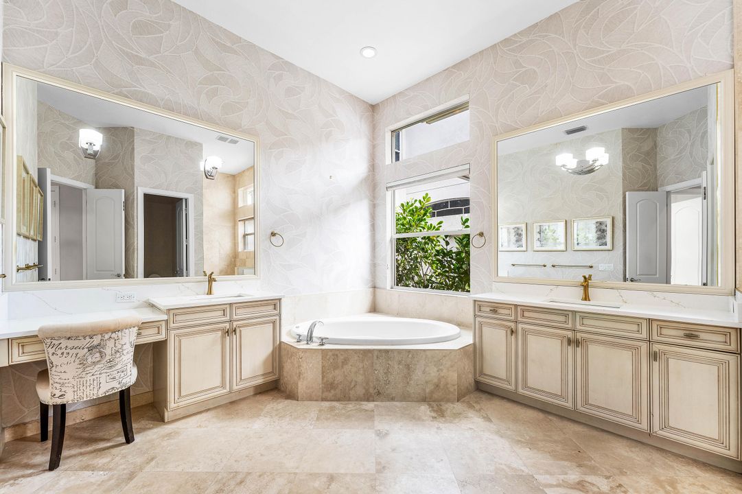 En Venta: $1,375,000 (4 camas, 4 baños, 4251 Pies cuadrados)