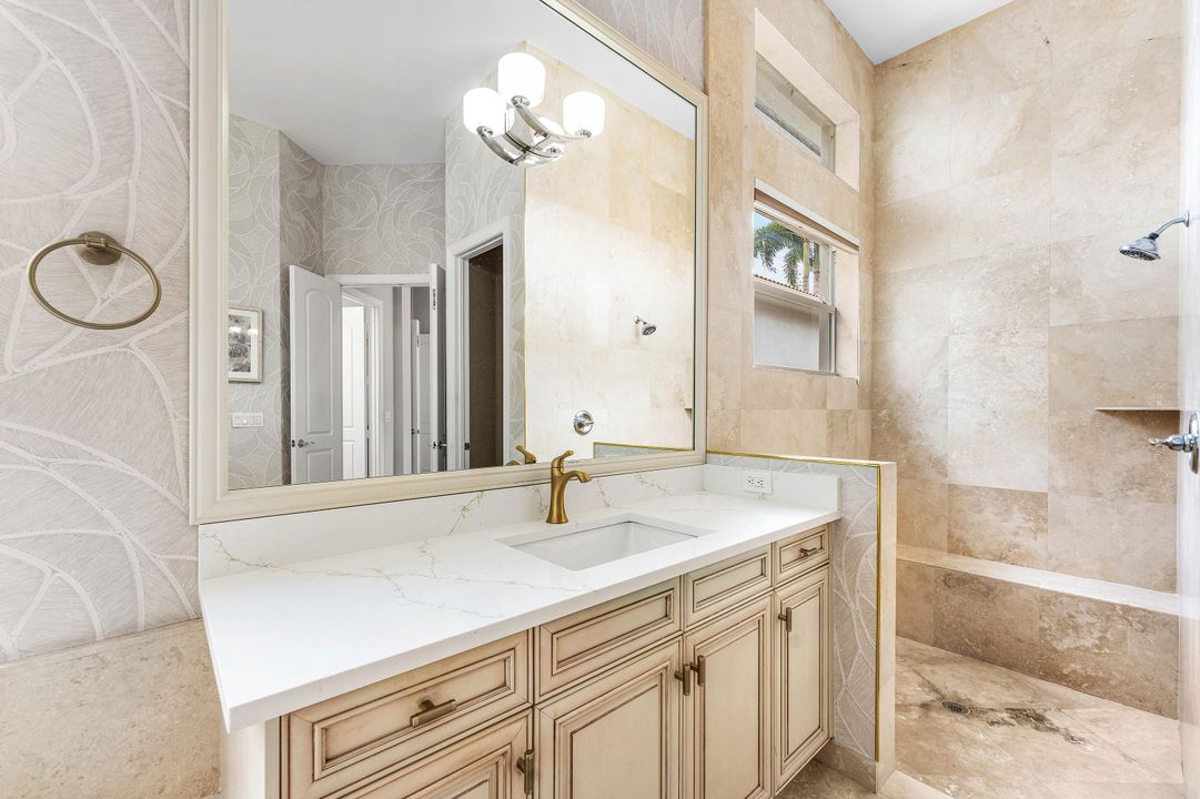 En Venta: $1,375,000 (4 camas, 4 baños, 4251 Pies cuadrados)