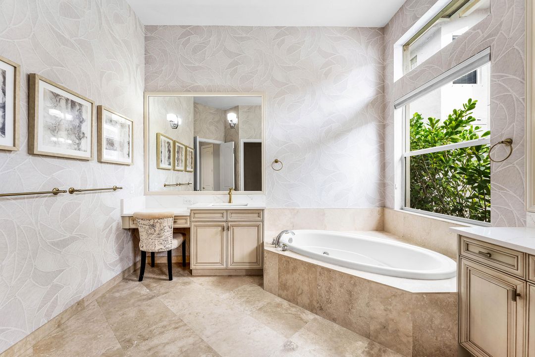 En Venta: $1,375,000 (4 camas, 4 baños, 4251 Pies cuadrados)