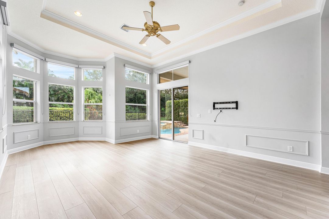 En Venta: $1,375,000 (4 camas, 4 baños, 4251 Pies cuadrados)