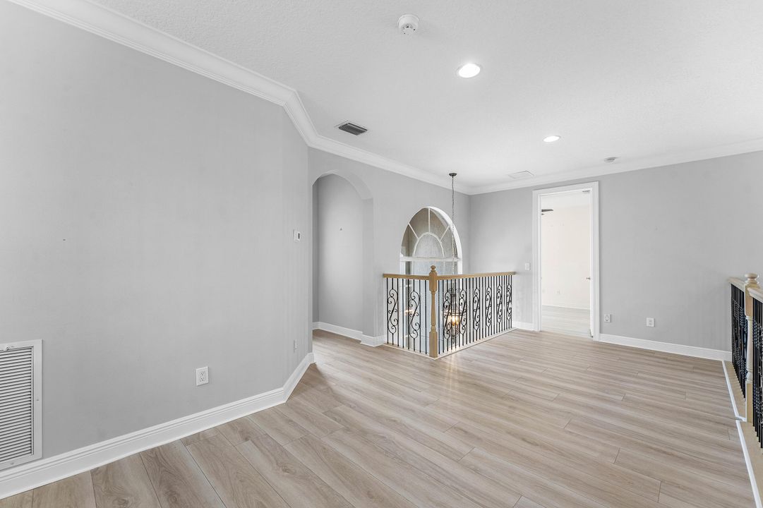 En Venta: $1,375,000 (4 camas, 4 baños, 4251 Pies cuadrados)