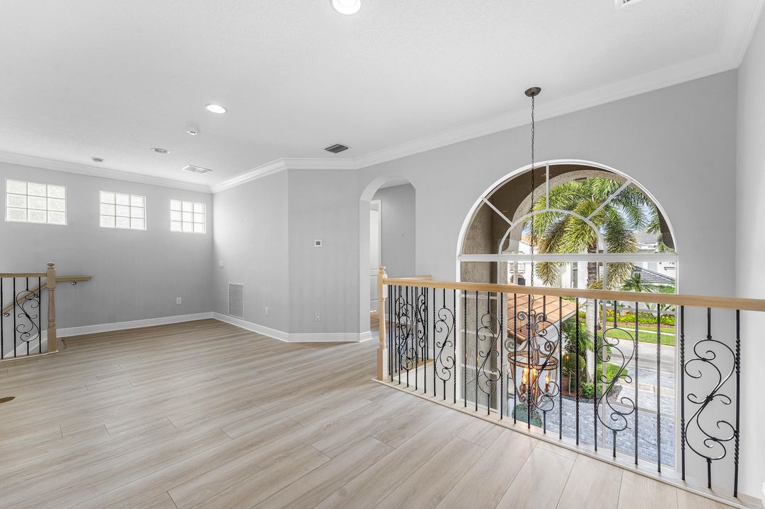 En Venta: $1,375,000 (4 camas, 4 baños, 4251 Pies cuadrados)