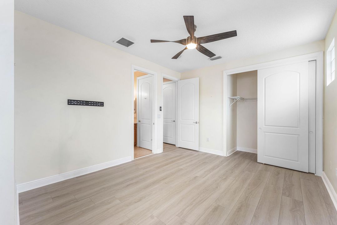 En Venta: $1,375,000 (4 camas, 4 baños, 4251 Pies cuadrados)