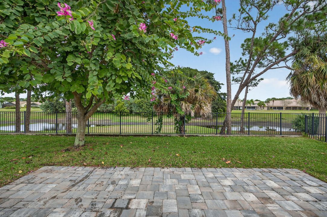 For Sale: $570,000 (2 beds, 2 baths, 1500 Square Feet)