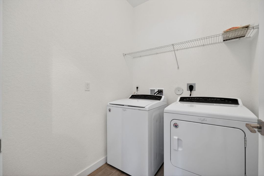 For Sale: $570,000 (2 beds, 2 baths, 1500 Square Feet)