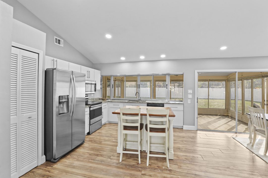 For Sale: $349,000 (3 beds, 2 baths, 1320 Square Feet)