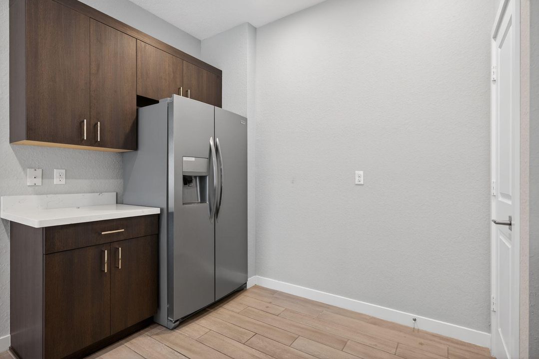 For Sale: $570,000 (2 beds, 2 baths, 1500 Square Feet)