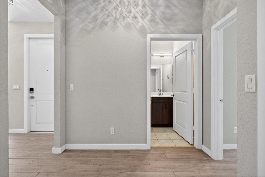 For Sale: $570,000 (2 beds, 2 baths, 1500 Square Feet)