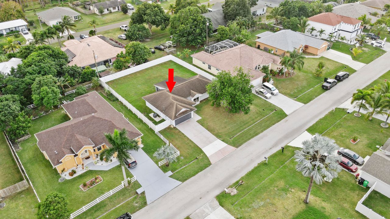 For Sale: $349,000 (3 beds, 2 baths, 1320 Square Feet)