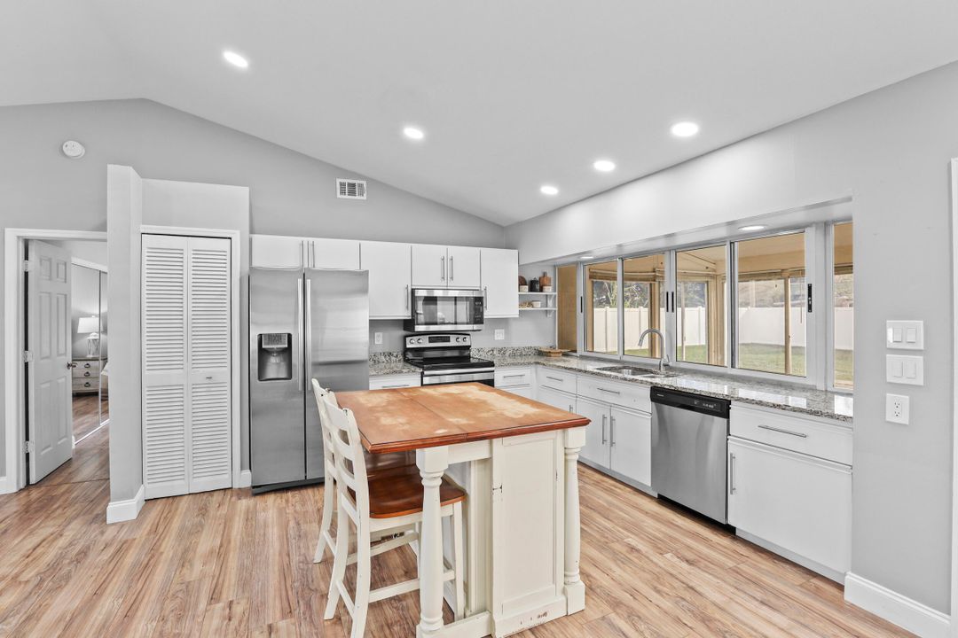 For Sale: $349,000 (3 beds, 2 baths, 1320 Square Feet)